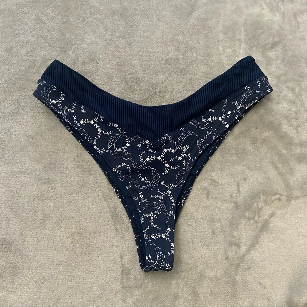navy white